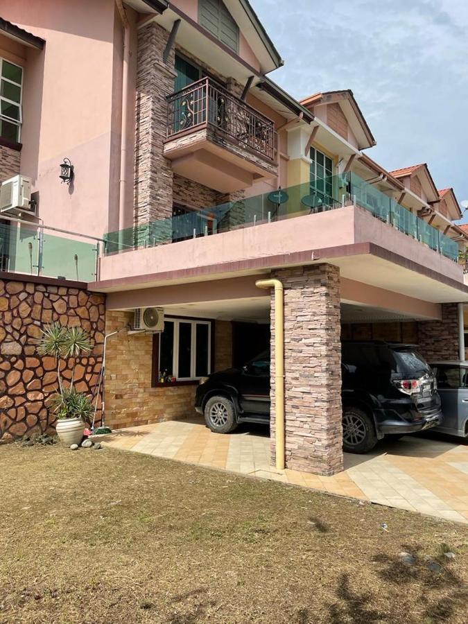 Homestay D' Sepangar Hills Кота-Кінабалу Екстер'єр фото